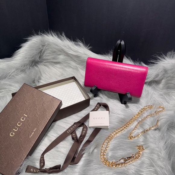 Gucci Fuchsia Pink Wallet~EUC - Picture 5 of 9